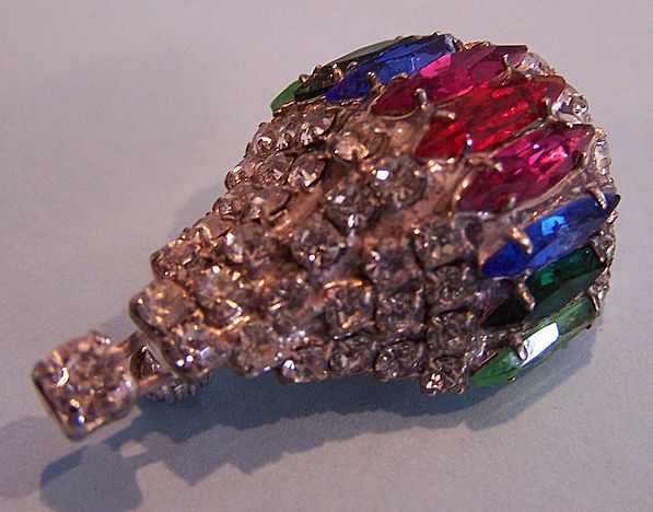 Vintage Signed Rhinestone Hot Air Balloon Pin Brooch Vintage Signed Rhinestone Hot Air Balloon Pin Brooch