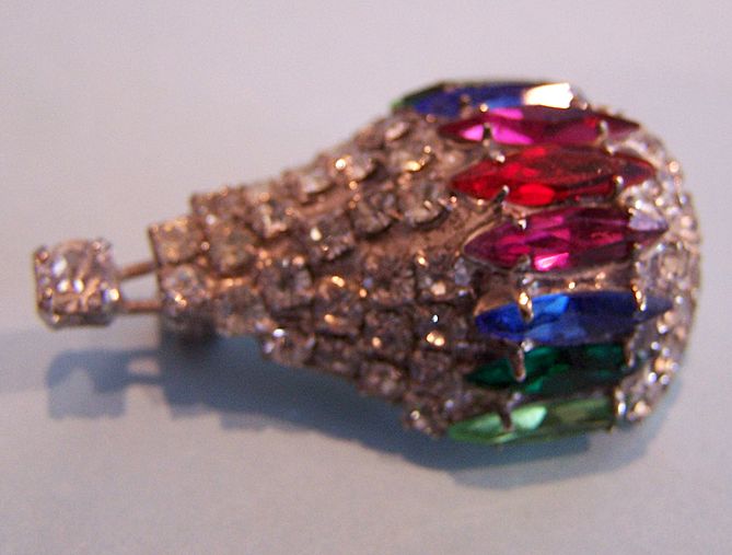 Vintage Signed Rhinestone Hot Air Balloon Pin Brooch Vintage Signed Rhinestone Hot Air Balloon Pin Brooch