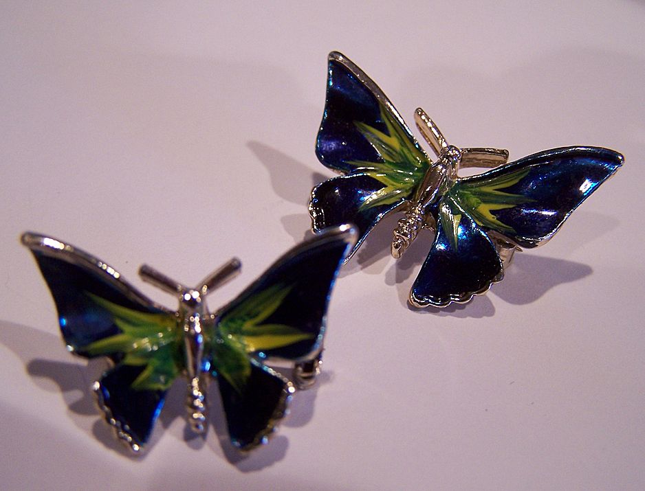 Vintage 1950's Pair Of Enameled Butterfly Pins Set Vintage 1950's Pair Of Enameled Butterfly Pins Set