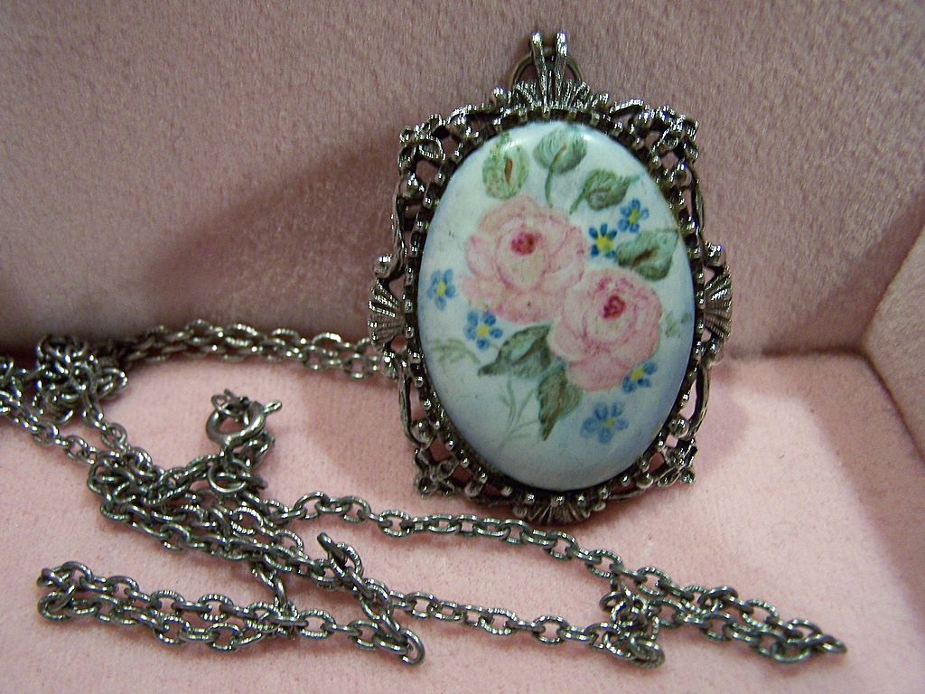 Vintage Porcelain Floral Cameo Pin Pendant Necklace Vintage Porcelain Floral Cameo Pin Pendant Necklace