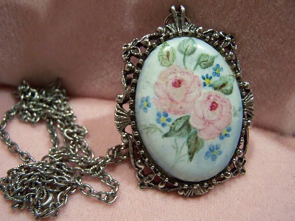 Vintage Porcelain Floral Cameo Pin Pendant Necklace Vintage Porcelain Floral Cameo Pin Pendant Necklace