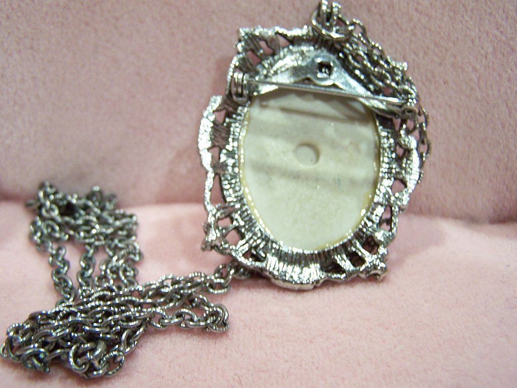 Vintage Porcelain Floral Cameo Pin Pendant Necklace Vintage Porcelain Floral Cameo Pin Pendant Necklace