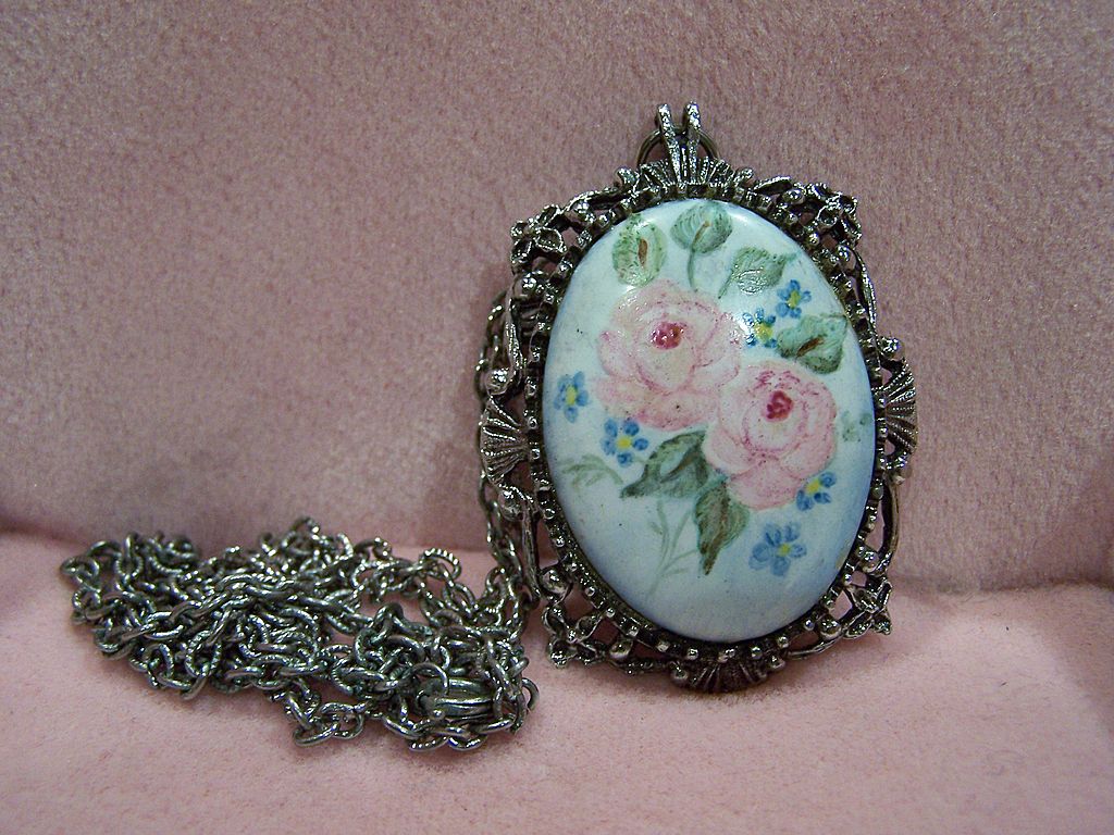 Vintage Porcelain Floral Cameo Pin Pendant Necklace Vintage Porcelain Floral Cameo Pin Pendant Necklace