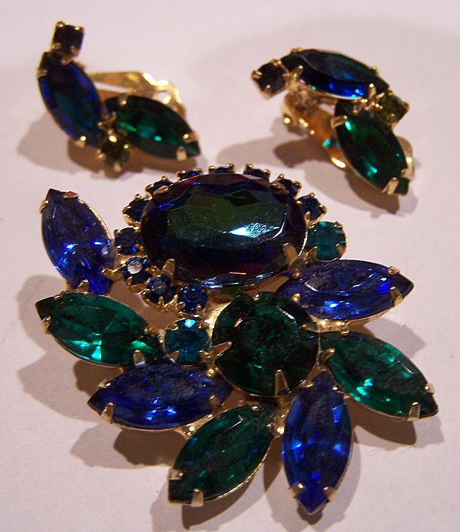1950's Vintage Rhinestone Set Brooch Pin Earrings blue green 1950's Vintage Rhinestone Set Brooch Pin Earrings blue green