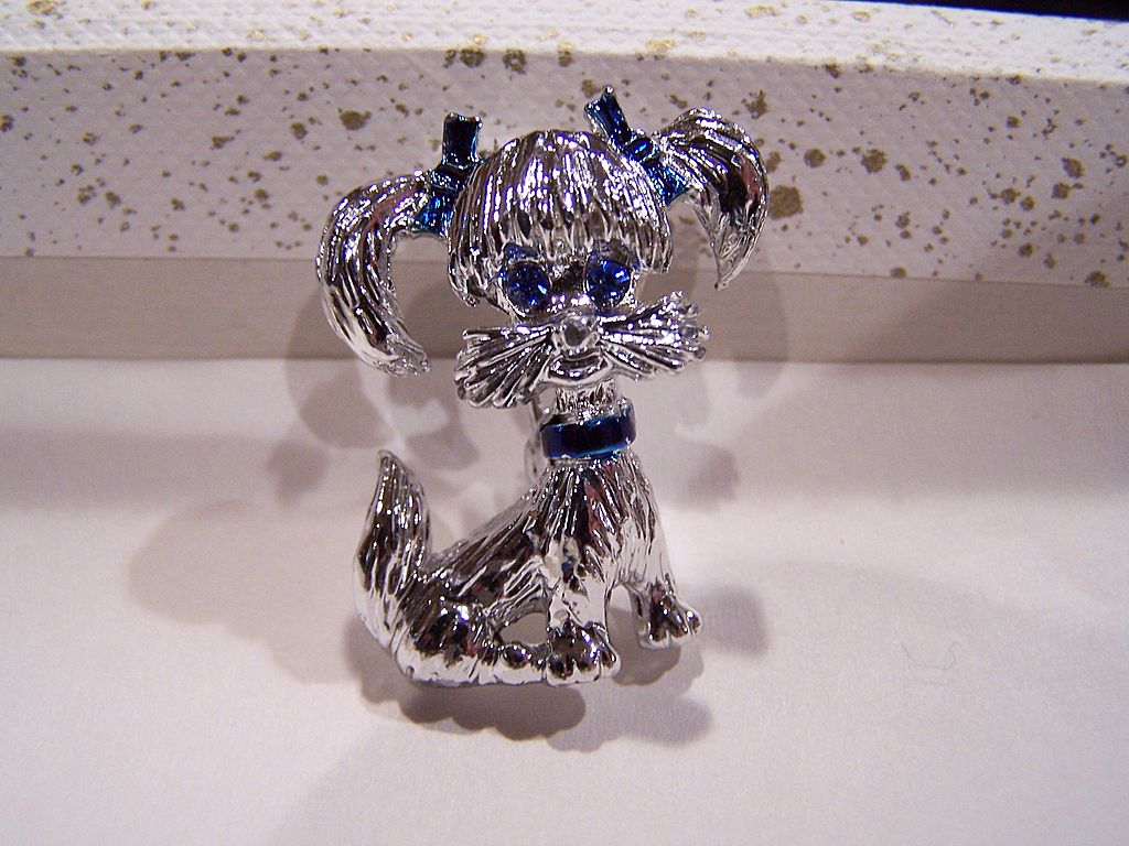 1950's Dog Puppy Figural Rhinestone Pin Brooch 1950's Dog Puppy Figural Rhinestone Pin Brooch