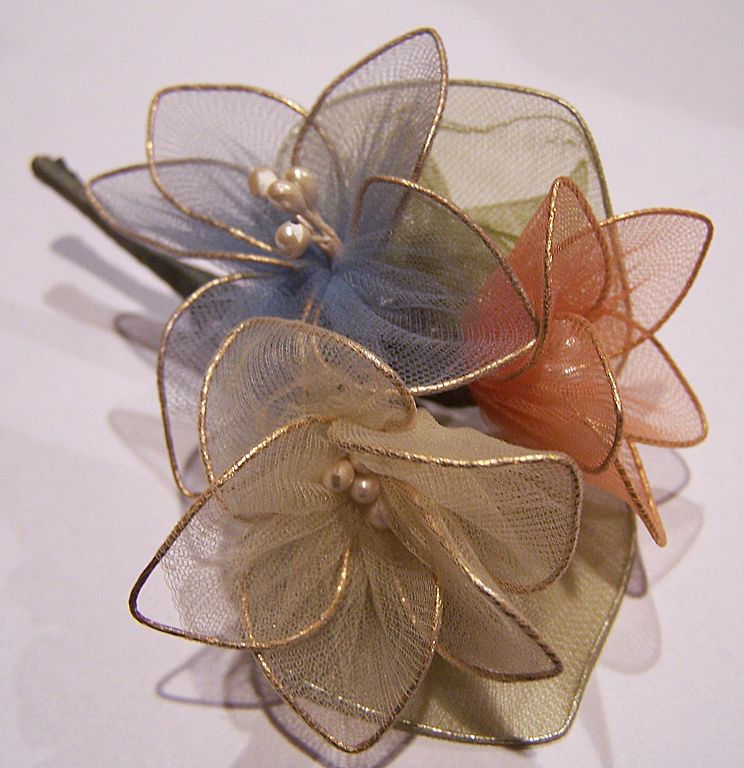 Vintage Flower Cluster Brooch Pin Vintage Flower Cluster Brooch Pin