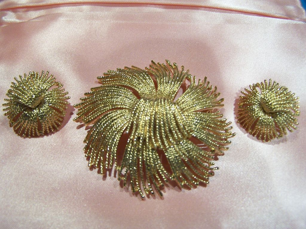 Signed Stamped Monet Vintage Set Brooch Pin and Earrings Signed Stamped Monet Vintage Set Brooch Pin and Earrings
