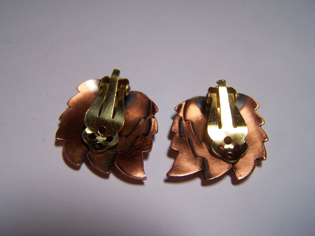 Vintage Textured Brass Copper Metal Parure 3 Piece Leaf Leaves Set Vintage Textured Brass Copper Metal Parure 3 Piece Leaf Leaves Set