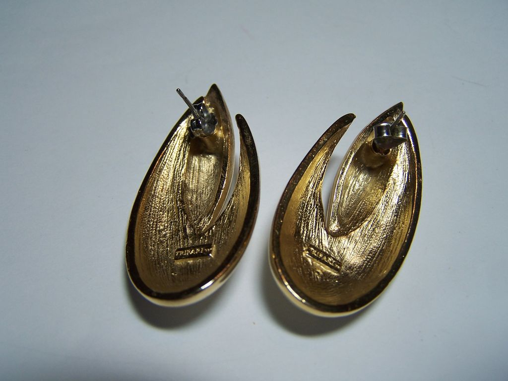 Vintage Enameled Earrings Signed Trifari Pierced Vintage Enameled Earrings Signed Trifari Pierced