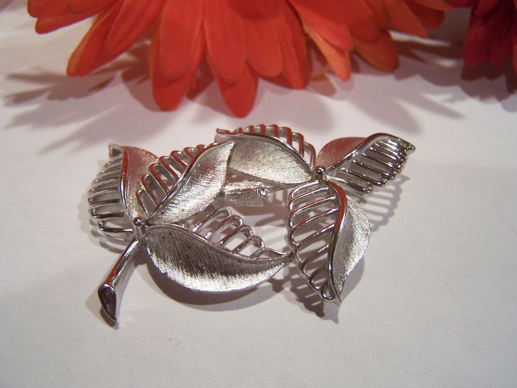 Signed Trifari Crown Brooch Pin Leaves Signed Trifari Crown Brooch Pin Leaves
