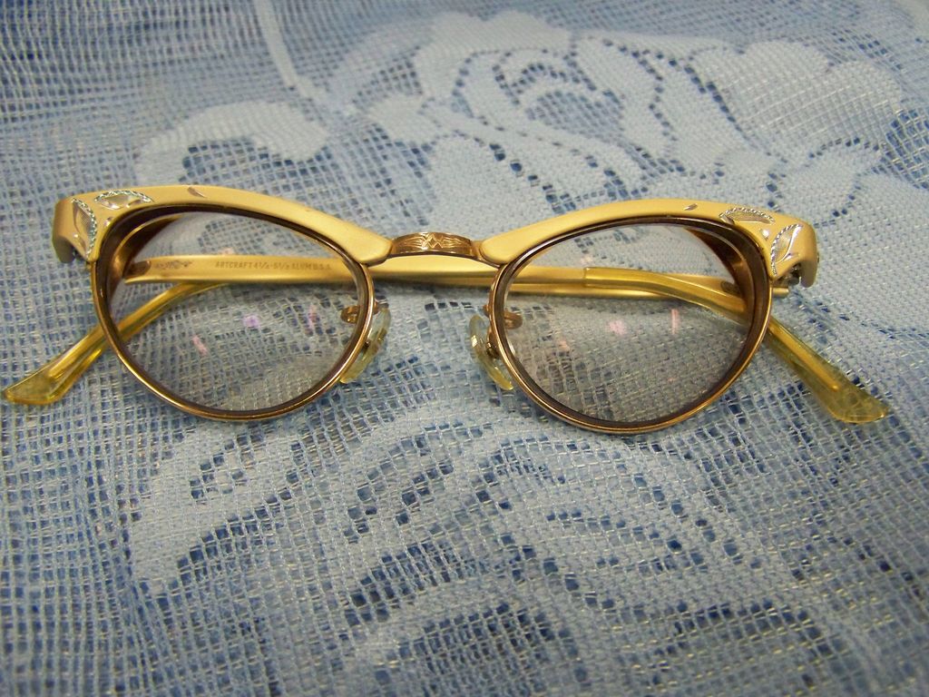 Vintage Artcraft Designer Eyeglasses Cats Eye Style Vintage Artcraft Designer Eyeglasses Cats Eye Style