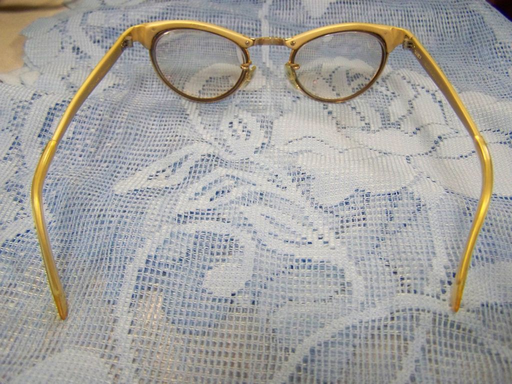 Vintage Artcraft Designer Eyeglasses Cats Eye Style Vintage Artcraft Designer Eyeglasses Cats Eye Style