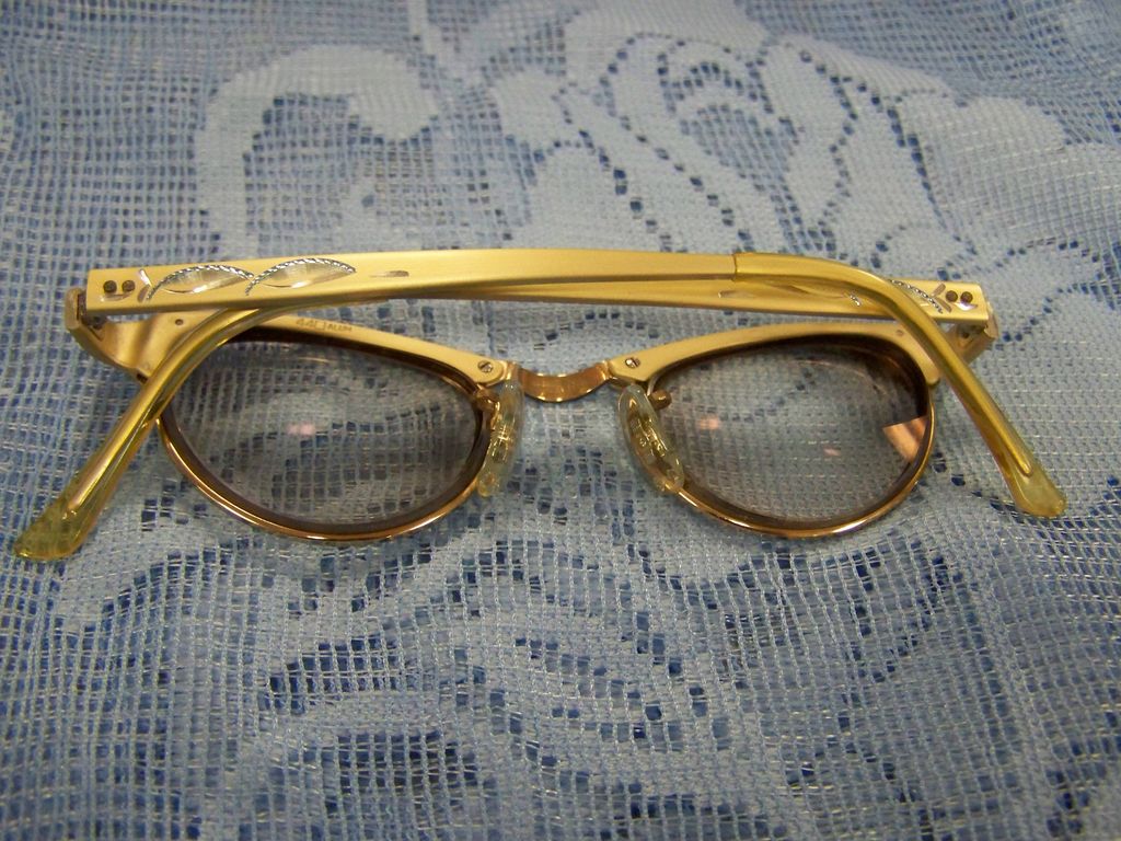 Vintage Artcraft Designer Eyeglasses Cats Eye Style Vintage Artcraft Designer Eyeglasses Cats Eye Style