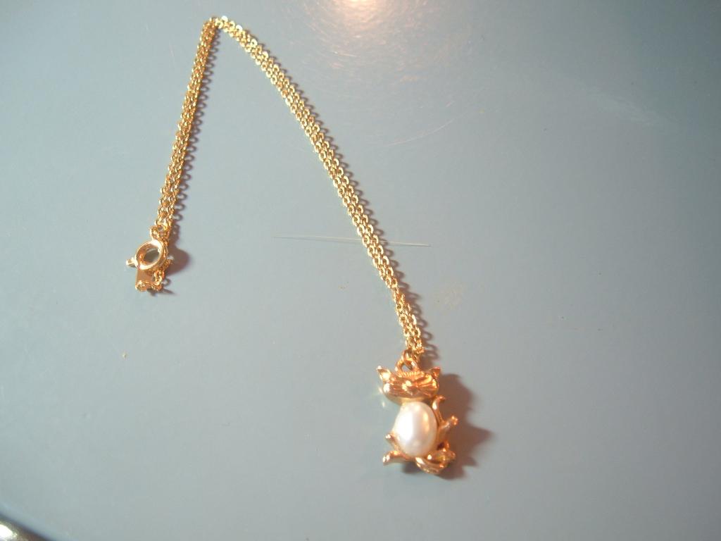 Vintage Cat Pendant on Necklace Vintage Cat Pendant on Necklace