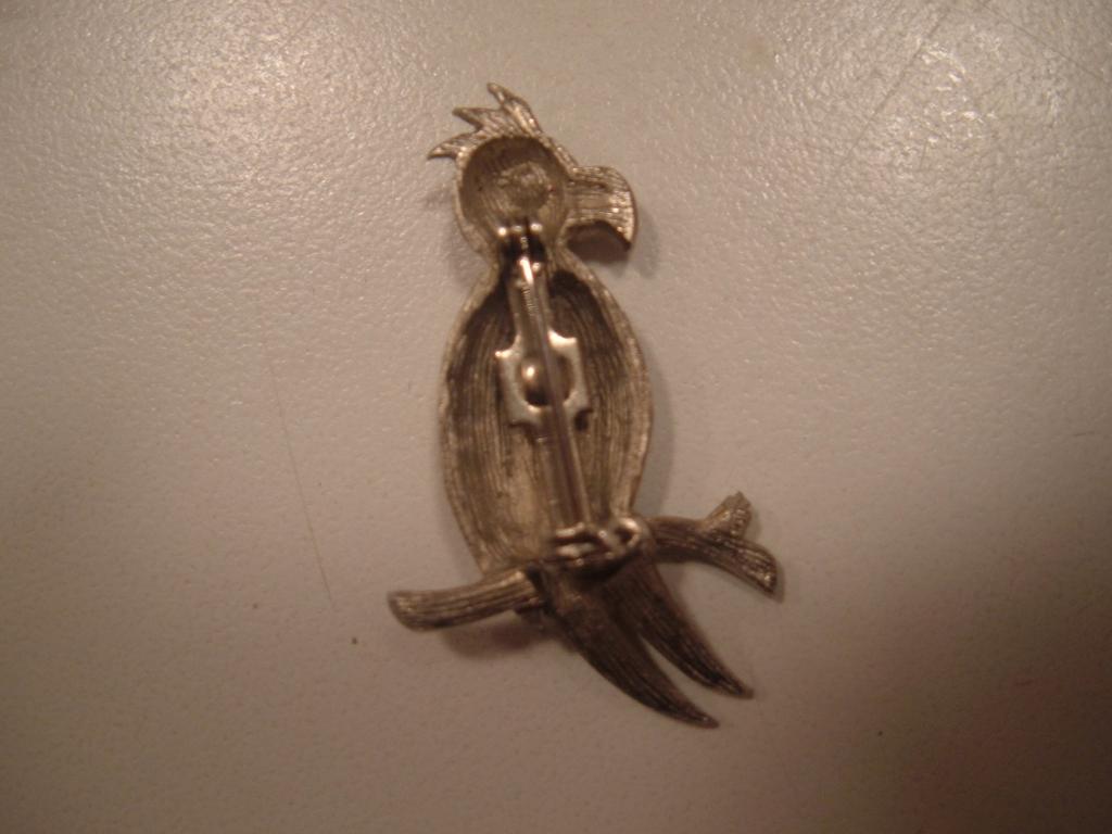 Pretty Parrot Vintage Figural Pin Pretty Parrot Vintage Figural Pin