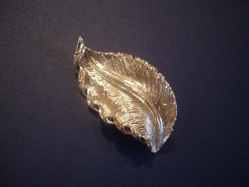 Vintage Silver Leaf Pin signed Vintage Silver Leaf Pin signed