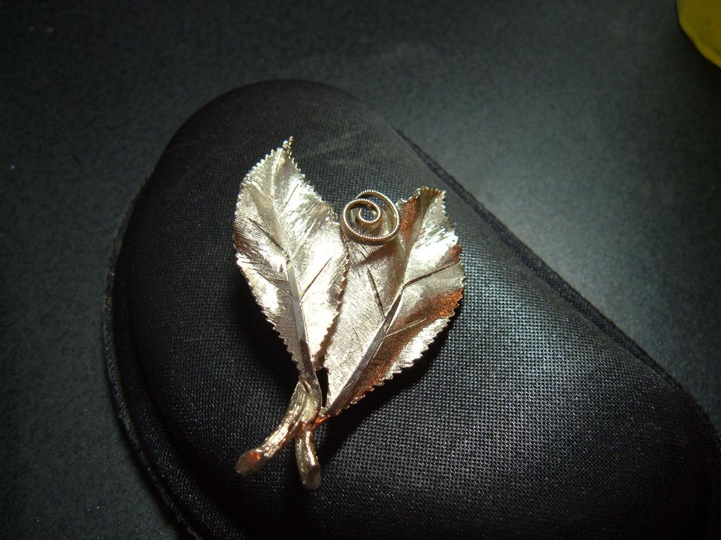 BSK Double Leaf Brooch BSK Double Leaf Brooch