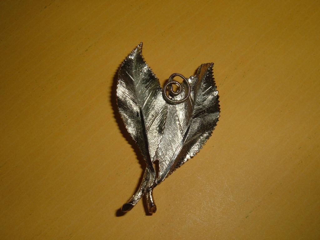BSK Double Leaf Brooch BSK Double Leaf Brooch
