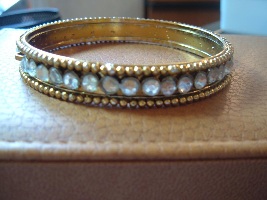 Vintage Rhinestone Bangle Bracelet Vintage Rhinestone Bangle Bracelet