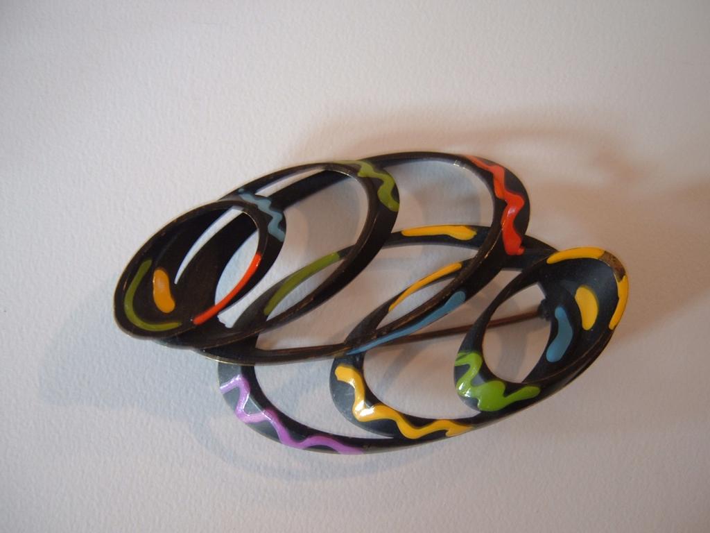 1960's Retro Enameled Brooch and Earrings Set 1960's Retro Enameled Brooch and Earrings Set