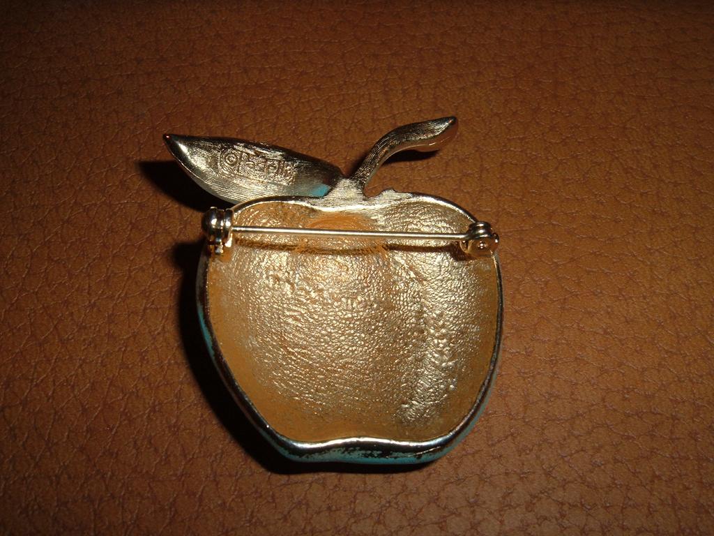 Pastelli Apple Rhinestone Pin Pastelli Apple Rhinestone Pin