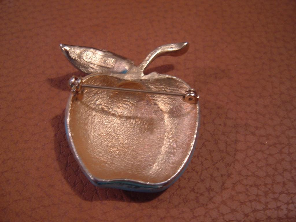 Pastelli Apple Rhinestone Pin Pastelli Apple Rhinestone Pin