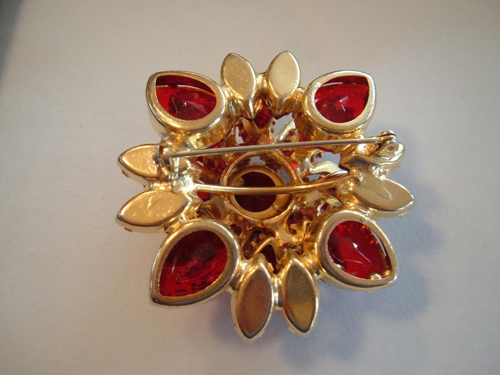 Ravishing Red Rhinestone Brooch Ravishing Red Rhinestone Brooch