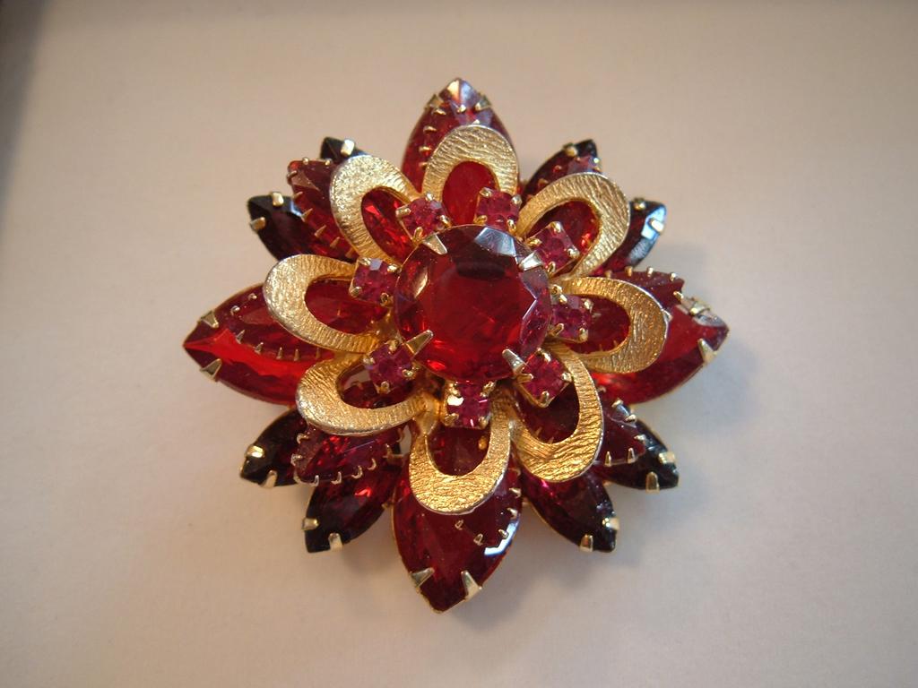 Ravishing Red Rhinestone Brooch Ravishing Red Rhinestone Brooch