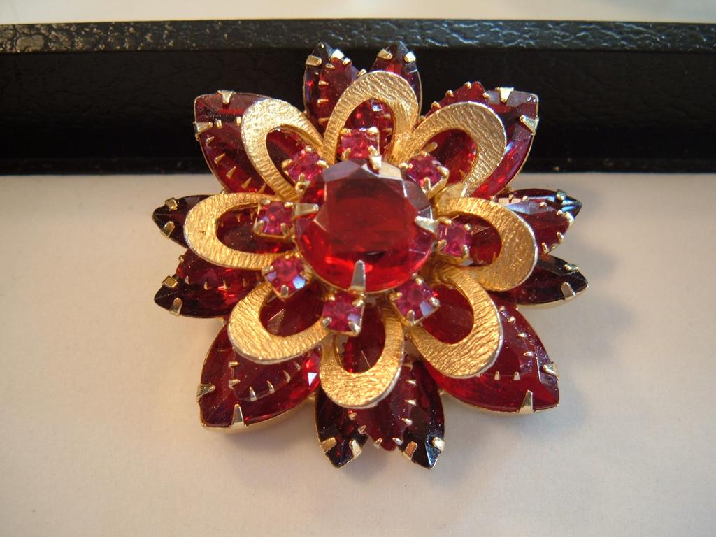 Ravishing Red Rhinestone Brooch Ravishing Red Rhinestone Brooch