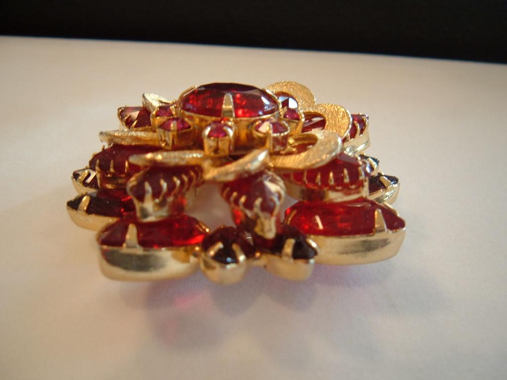 Ravishing Red Rhinestone Brooch Ravishing Red Rhinestone Brooch