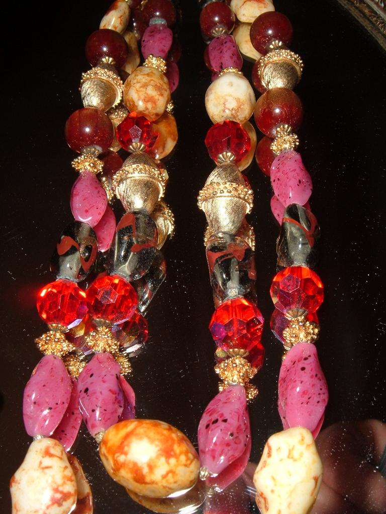Vintage Trifari Double Strand Glass Bead Necklace Vintage Trifari Double Strand Glass Bead Necklace