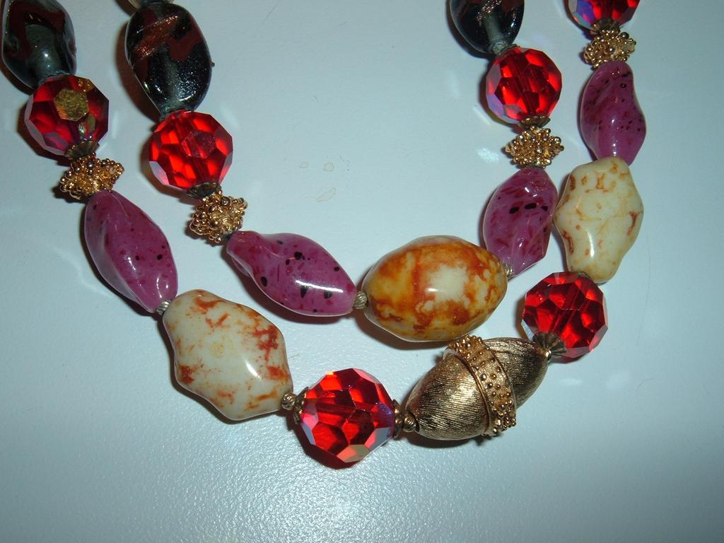 Vintage Trifari Double Strand Glass Bead Necklace Vintage Trifari Double Strand Glass Bead Necklace