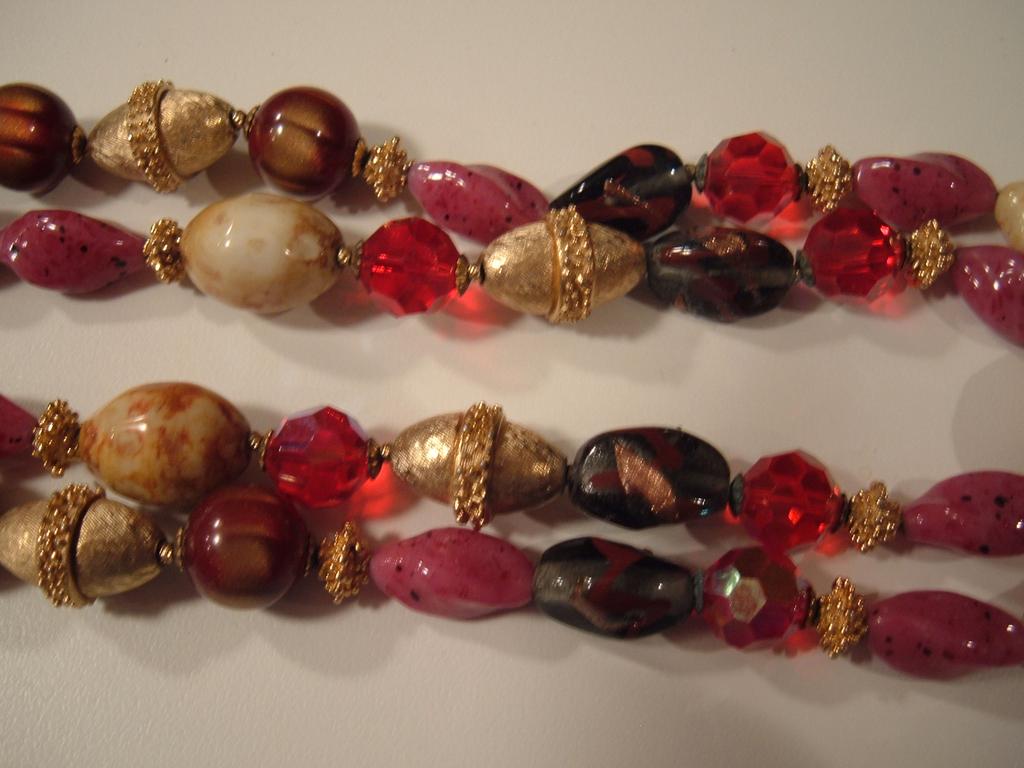 Vintage Trifari Double Strand Glass Bead Necklace Vintage Trifari Double Strand Glass Bead Necklace