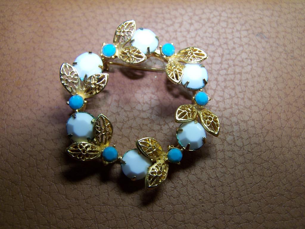 Milkglass Brooch with Turquoise Stones Milkglass Brooch with Turquoise Stones
