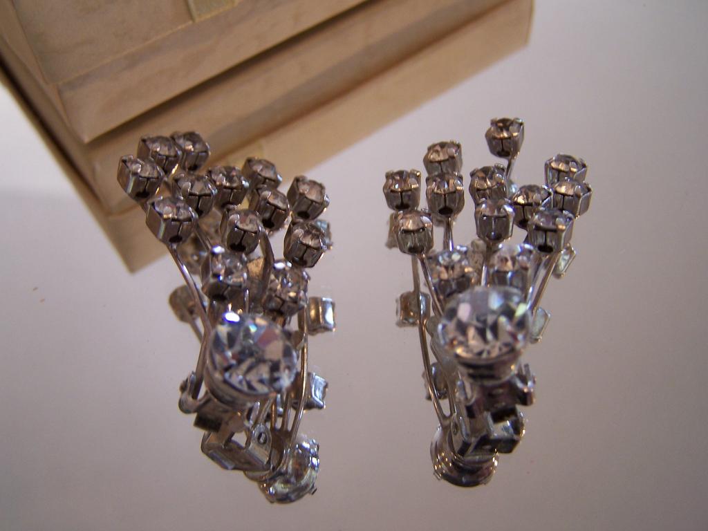 Weiss signed Rhinestone Spray Earrings Weiss signed Rhinestone Spray Earrings