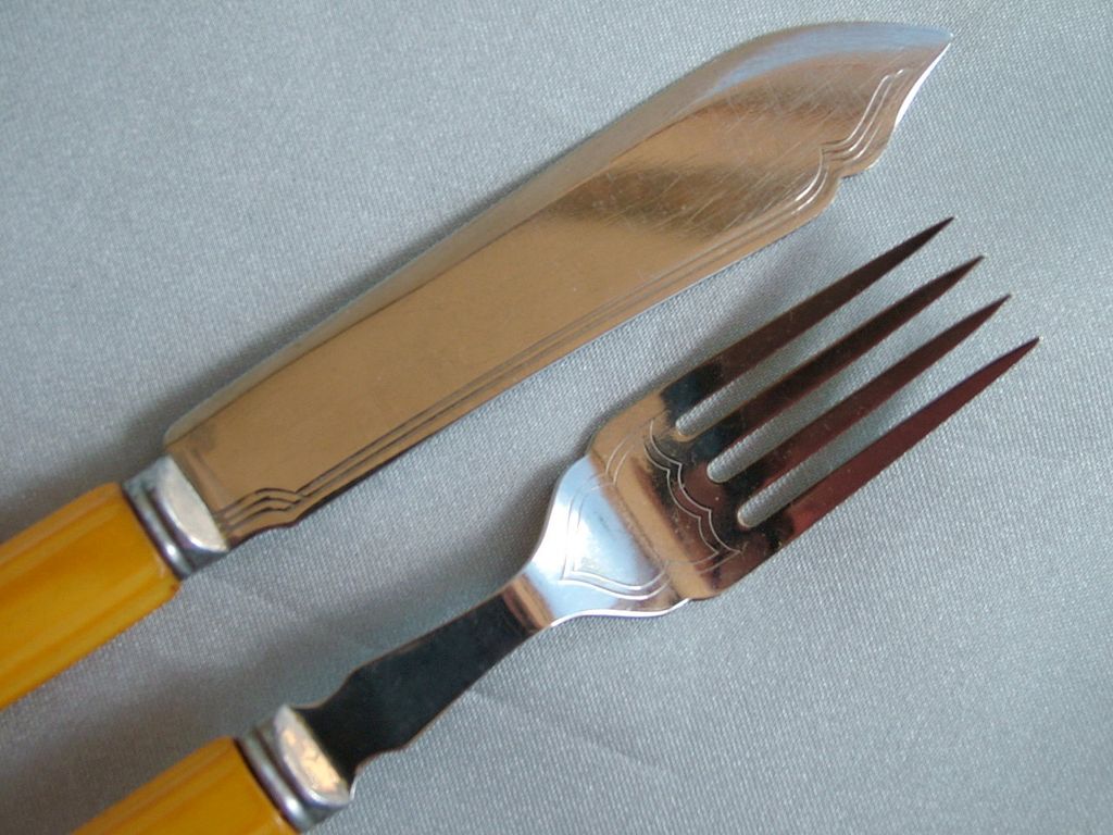 Vintage bakelite flatware set for 6 graceful unusual design Vintage bakelite flatware set for 6 graceful unusual design