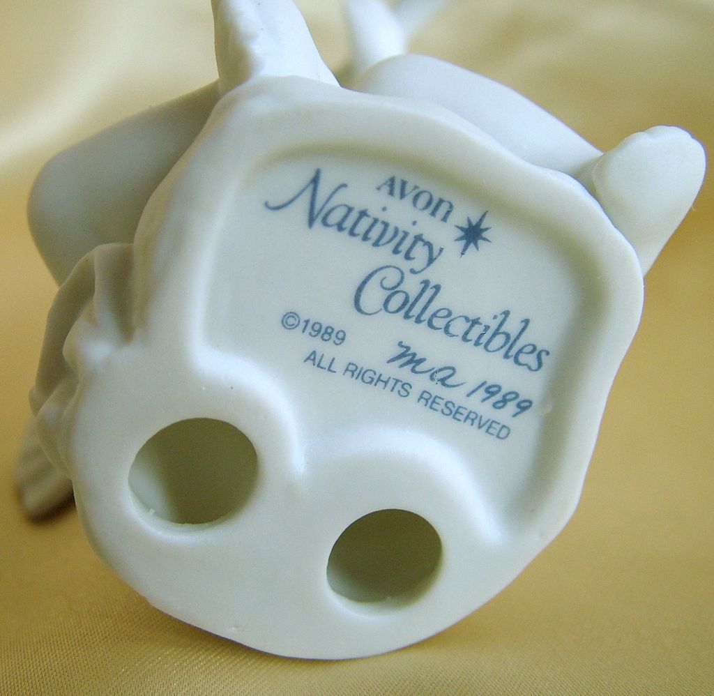 Nativity piece little angel with horn, white porcelain, mint condition Nativity piece little angel with horn, white porcelain, mint condition