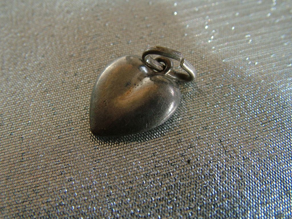 Vintage puffy sterling silver heart charm Italy Vintage puffy sterling silver heart charm Italy