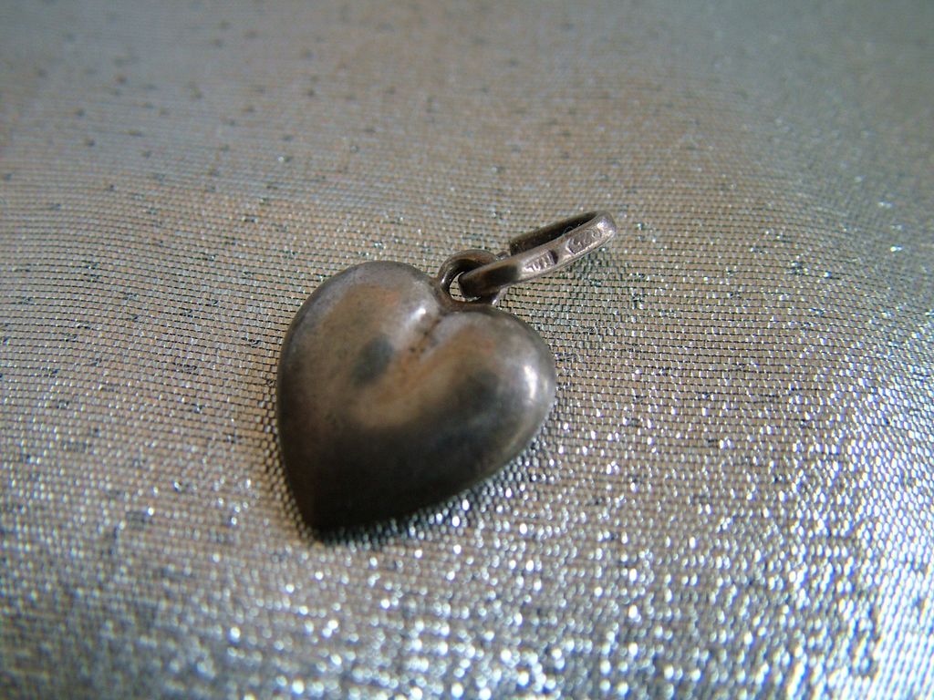 Vintage puffy sterling silver heart charm Italy Vintage puffy sterling silver heart charm Italy