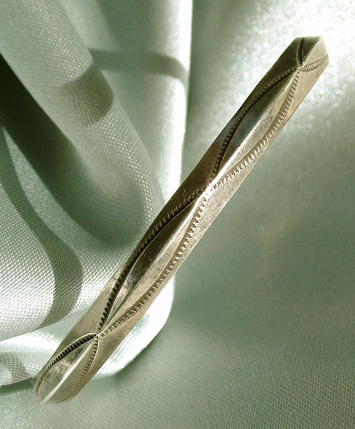 Native American Sterling cuff Bracelet signed Tahe Native American Sterling cuff Bracelet signed Tahe