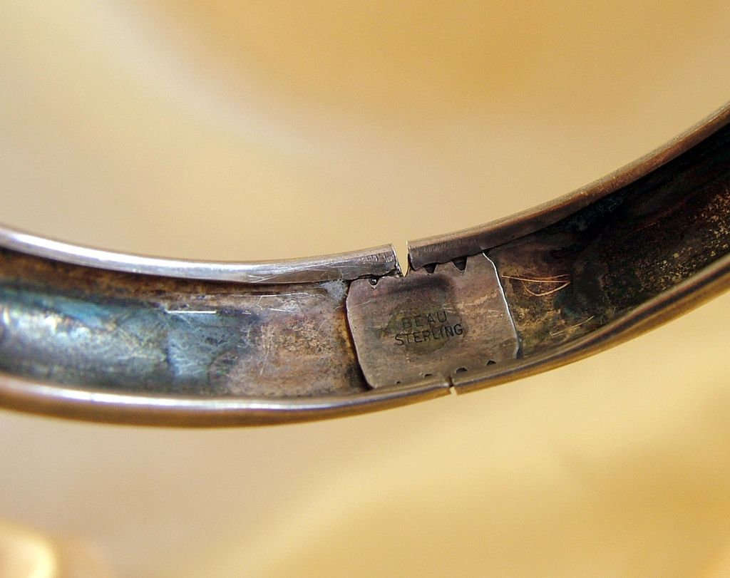 Vintage sterling silver Beau floral etched bangle bracelet Vintage sterling silver Beau floral etched bangle bracelet