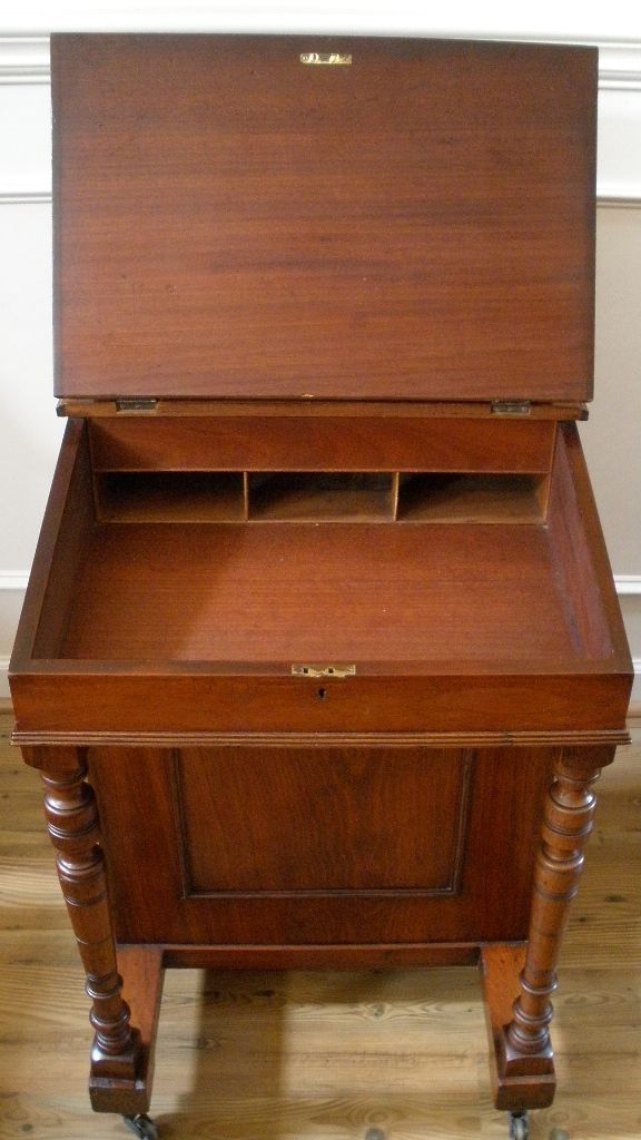 Antique English Walnut Davenport Bureau Desk. Antique English Walnut Davenport Bureau Desk.