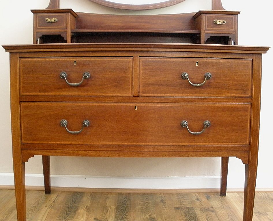 Antique English Mahogany Edwardian Inlaid Dressing Table With Mirror. Antique English Mahogany Edwardian Inlaid Dressing Table With Mirror.
