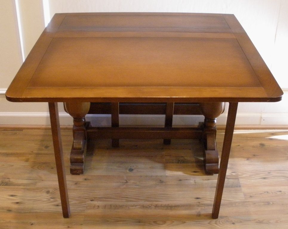 English Dining Table, Oak Art Deco Drop Leaf, Double Gate Leg. English Dining Table, Oak Art Deco Drop Leaf, Double Gate Leg.
