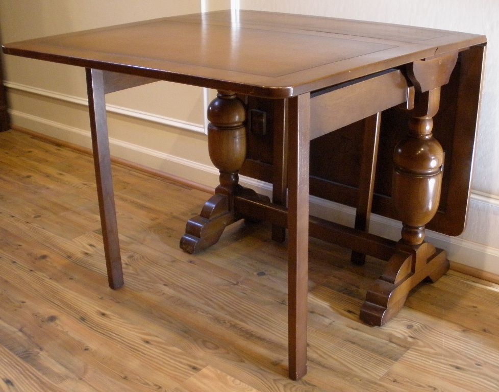 English Dining Table, Oak Art Deco Drop Leaf, Double Gate Leg. English Dining Table, Oak Art Deco Drop Leaf, Double Gate Leg.