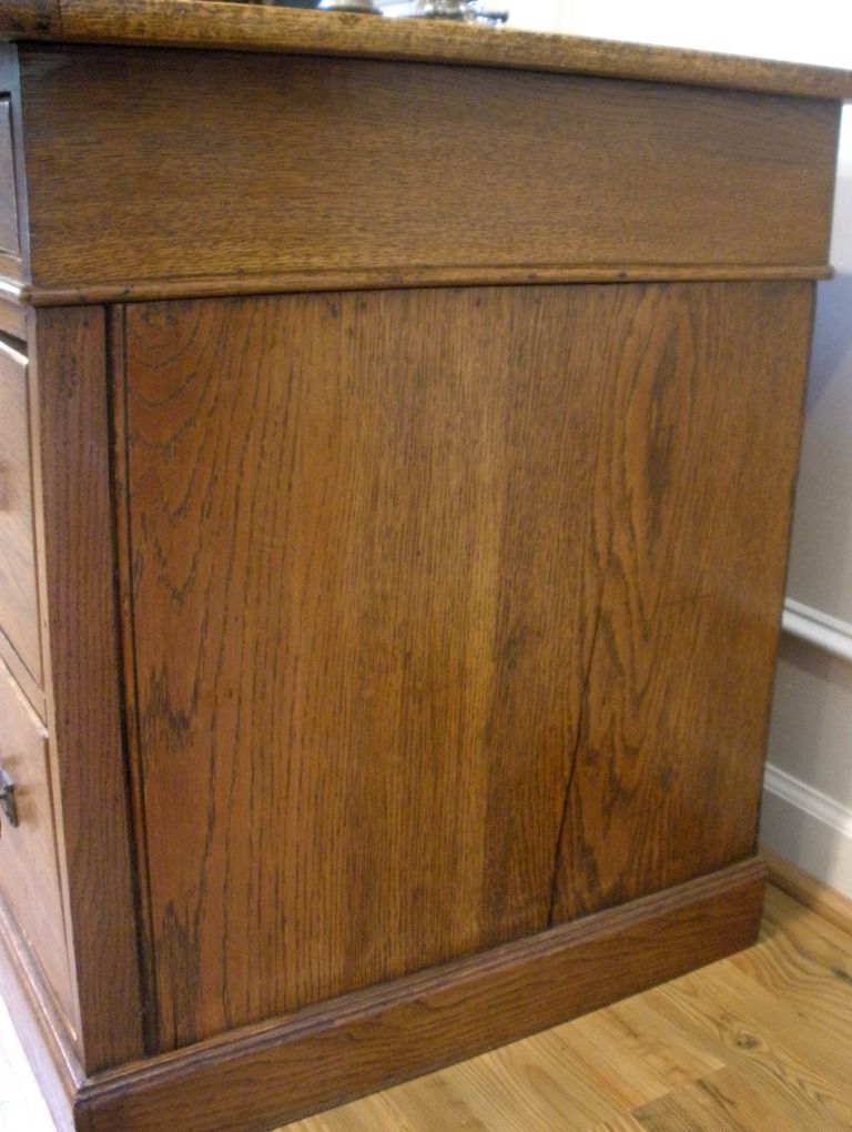 Antique English Oak Leather Top Knee Hole Desk, Bureau. Antique English Oak Leather Top Knee Hole Desk, Bureau.
