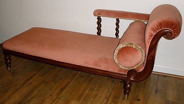 Petite Victorian Mahogany Barley Twist Chaise Lounge/Sofa. English C.1900 Petite Victorian Mahogany Barley Twist Chaise Lounge/Sofa. English C.1900