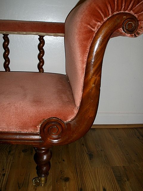 Petite Victorian Mahogany Barley Twist Chaise Lounge/Sofa. English C.1900 Petite Victorian Mahogany Barley Twist Chaise Lounge/Sofa. English C.1900