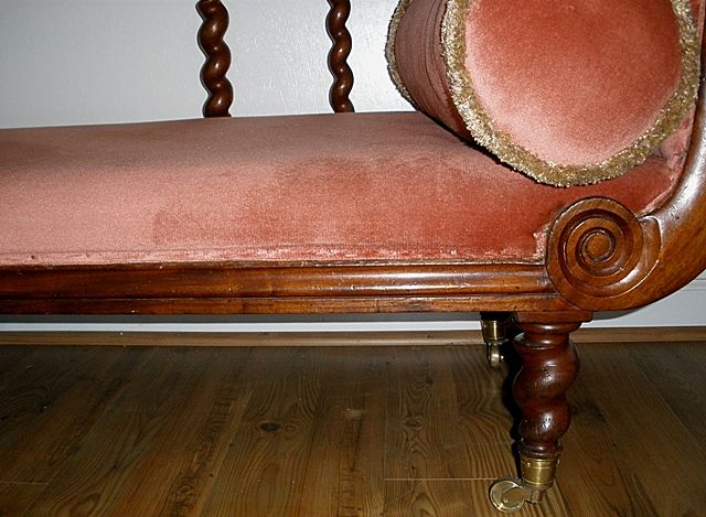 Petite Victorian Mahogany Barley Twist Chaise Lounge/Sofa. English C.1900 Petite Victorian Mahogany Barley Twist Chaise Lounge/Sofa. English C.1900