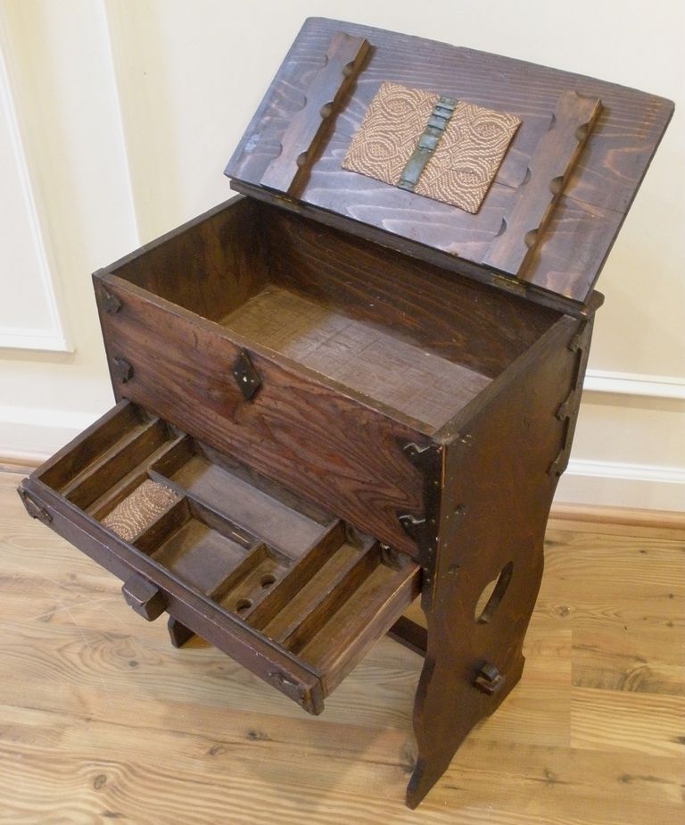 Antique English Arts and Crafts Pine Sewing Box Table. Antique English Arts and Crafts Pine Sewing Box Table.